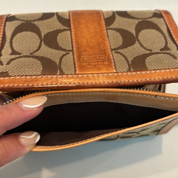 Vintage Coach Wallet - Picture 12 of 17